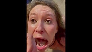 Shooting Cum in Milfs mouth using stretcher