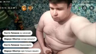 Артем дрочит ногами self suck autofellatio self footjob