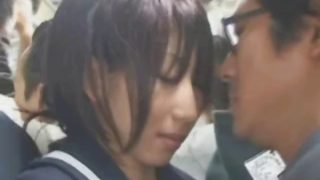 Naive Schoolgirl in Tokyo Bus!