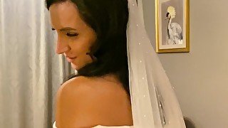 Amateur zombie slut bride sucked the sperm to the last drop