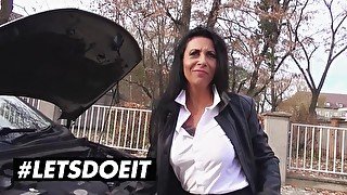 BUMSBUS - Busty MILF Lady Paris Is Excited For A Great Outdoor Cock Riding Session - LETSDOEIT