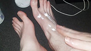 HAIRY  FOOTRUB  FOOT FETISH  LOTION/CREAM  SENSUAL MASSAGE