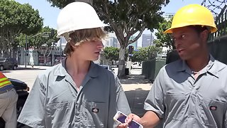 Interracial gay construction workers fuck on the job