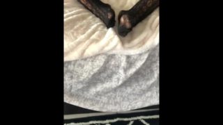 Sexy Fucking Feet While Rubbing Pussy!