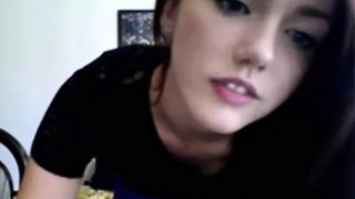 teen canadian brunette strip on webcam