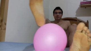 hot gay feet play with pink ballon