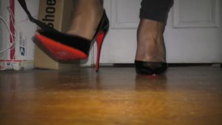 Giant Shemale Crossdresser in Christian Louboutin So Kate Pumps (SFX Test!)