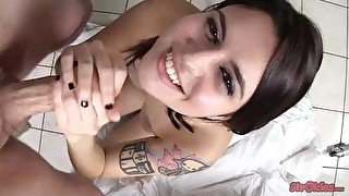 Strokies Raquel Roper Handjob