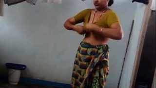 desi with hairy armpit wears saree after bath