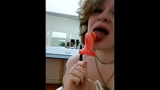 Red head stripper sucks sweetie on break