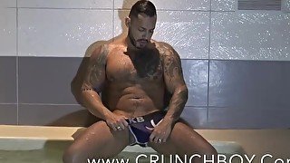 Aymeric DEVILLE fucked by VIKTORROM in public jacuzzy