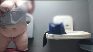 CUTE BBW MILF PLAYS WITH HER TITS AND FINGERS HERSELF IN MACDONALDS TOILET