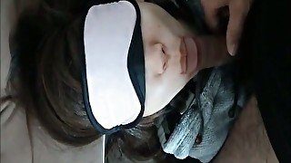 Blindfolded whorable brunette girlfriend keeps on sucking stiff big cock