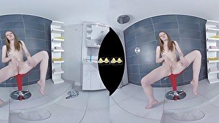 Redhead toys her pee soaked pussy - Virtual Porn
