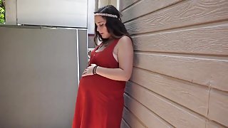 Water Broke during Mindy's Pregnancy(Fake)