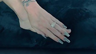 HOT TATTOOED WHITE GIRL DRAINS CUM FROM CURVED COCK AND SHOWS OFF HER FEET