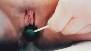 GROOLY PUSSY AND A QUICK LOLLYPOP PEE